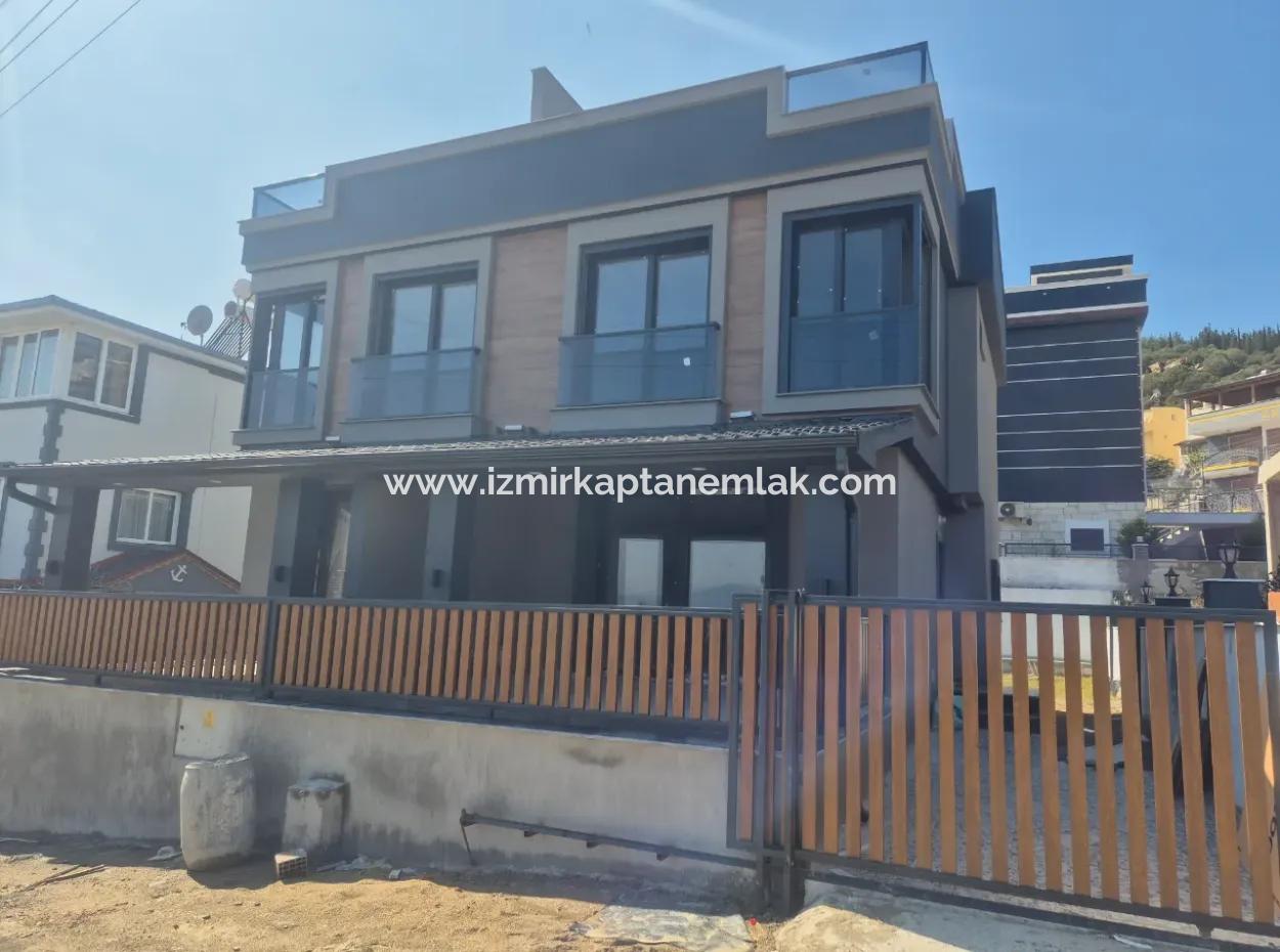 Maisonette-Ferienhaus Zu Verkaufen Mit 2 1 Garten In Izmir, Seferihisar, Doğanbey