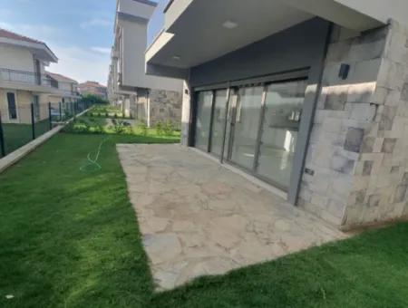 Izmir Seferihisar Çolakibrahim Mah.de 4 1 Villa Zu Verkaufen