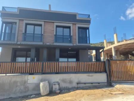 Maisonette-Ferienhaus Zu Verkaufen Mit 2 1 Garten In Izmir, Seferihisar, Doğanbey