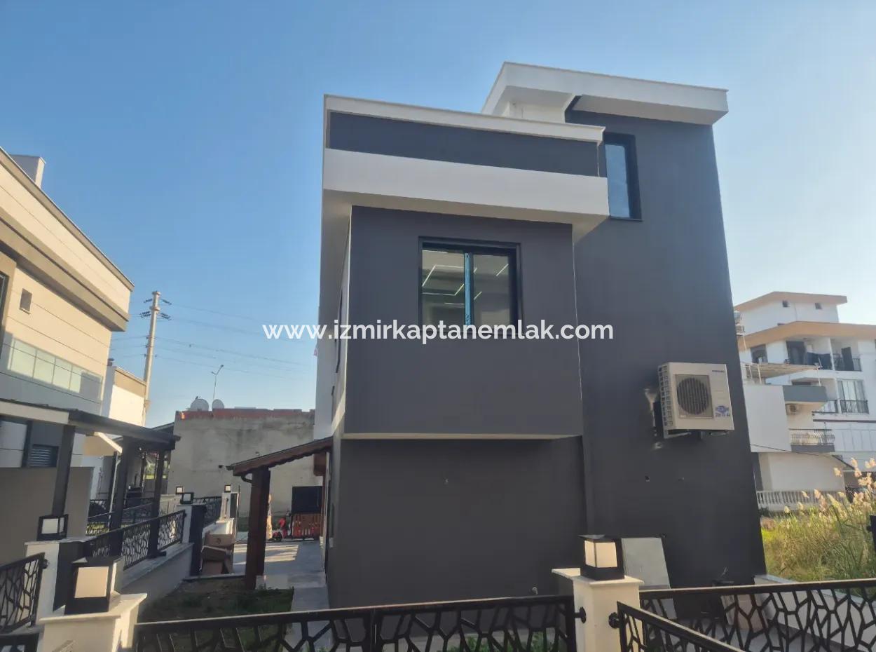 İzmir Seferihisar Payamli Mah.de 3 1 400 Mt Ultra Luxury Summer House For Sale To The Sea