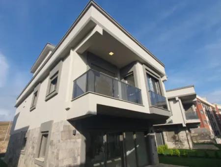 Izmir Seferihisar Çolakibrahim Mah.de 4 1 Villa For Sale