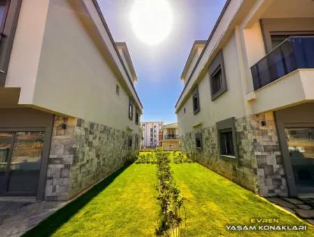 Izmir Seferihisar Çolakibrahim Mah.de 4 1 Villa For Sale