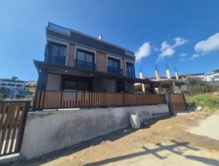 Duplex Cottage For Sale With 2 1 Garden In Izmir, Seferihisar, Doğanbey