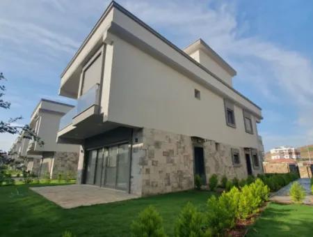 İzmir Seferihisar Çolakibrahim Mah.de 4+1 Satılık Villa