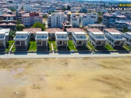 İzmir Seferihisar Çolakibrahim Mah.de 4+1 Satılık Villa