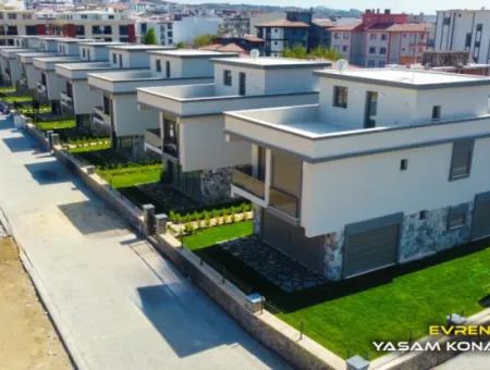 İzmir Seferihisar Çolakibrahim Mah.de 4+1 Satılık Villa